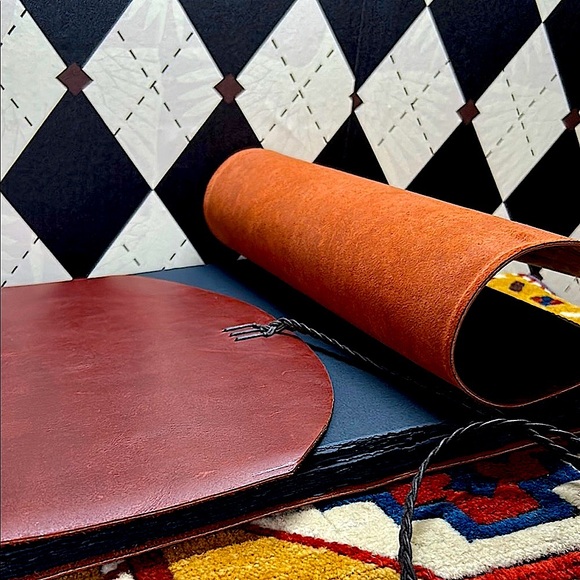 Artisan Handmade Leather Artist’s Folio – Masterpiece for Discerning Creatives - Picture 14 of 17